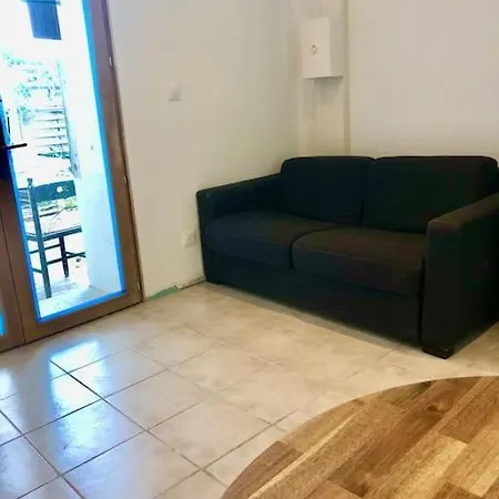Immeuble Privatise T8 Terrasse פלורי